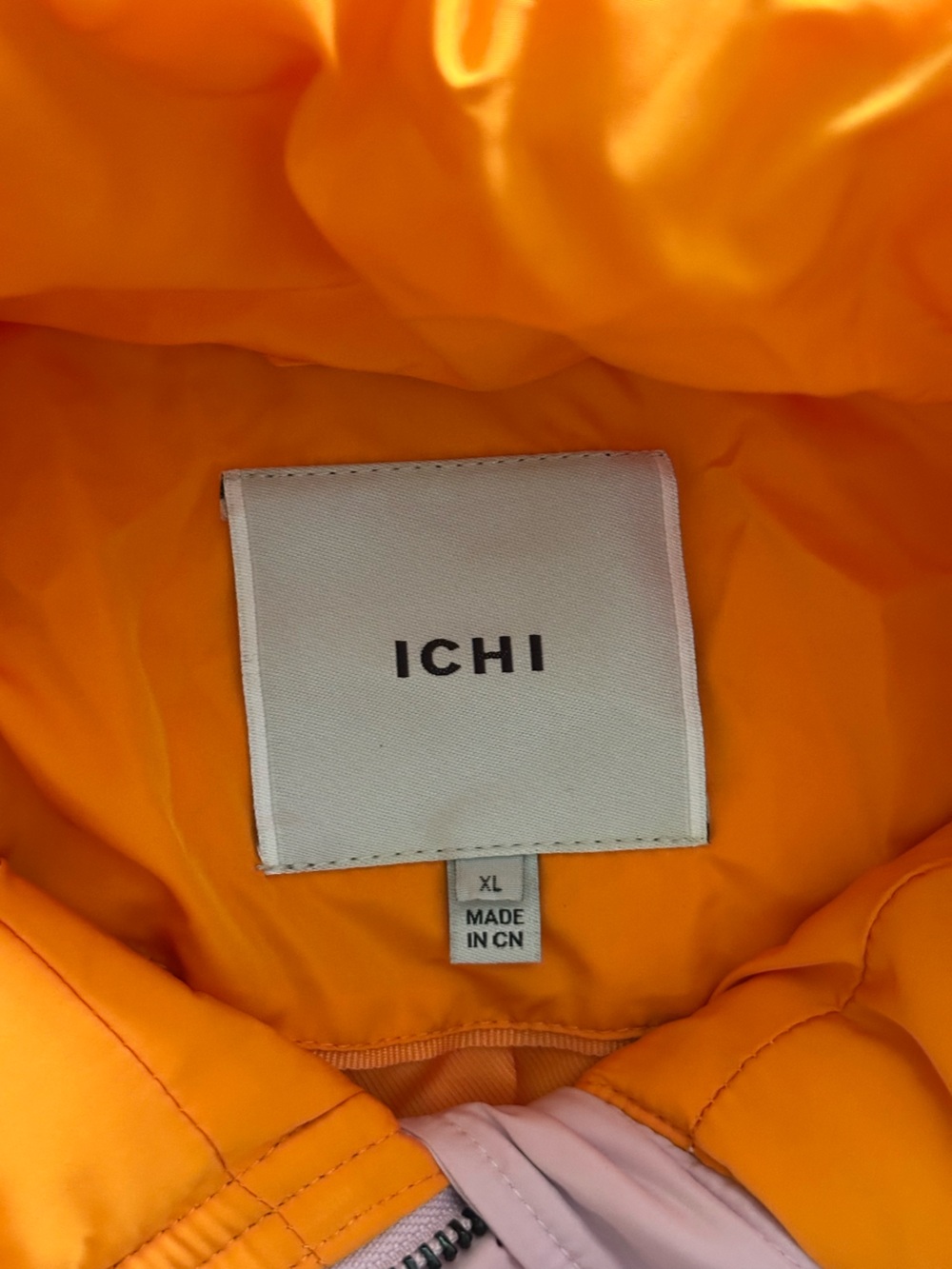 ICHI - PUFFER JACKET IN PINK AND ORANGE - Picture 6 of 7